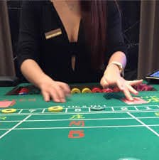 Pengingat privasi akun pada halaman Lucky Piggy
